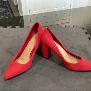 Women 4 inch pumps